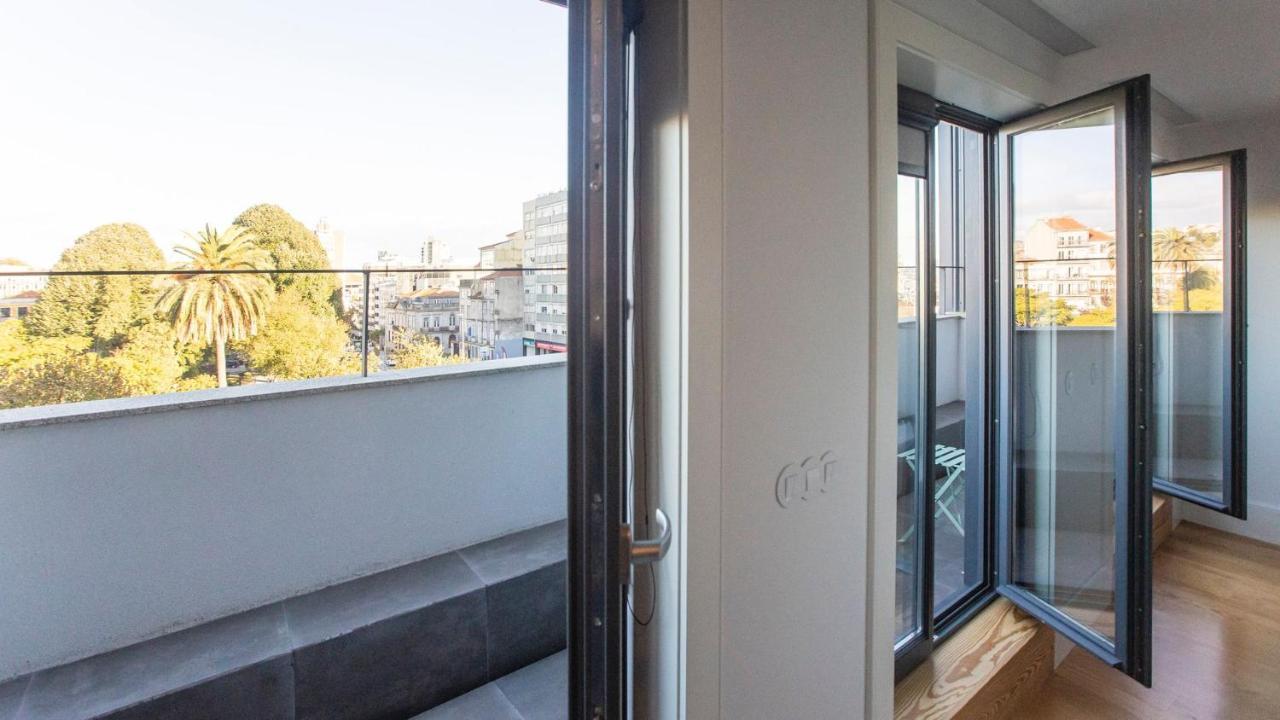 Stylish Studio W/ Ac & Balcony By Lovelystay Porto Zewnętrze zdjęcie
