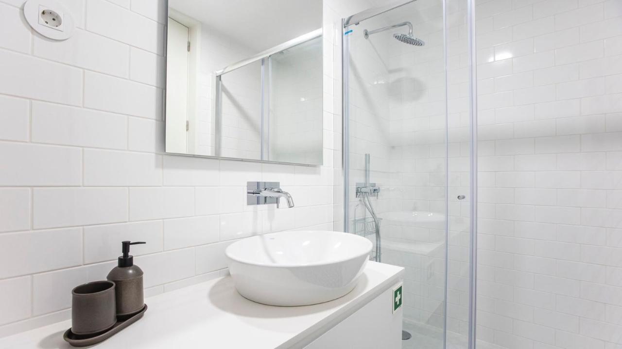 Stylish Studio W/ Ac & Balcony By Lovelystay Porto Zewnętrze zdjęcie